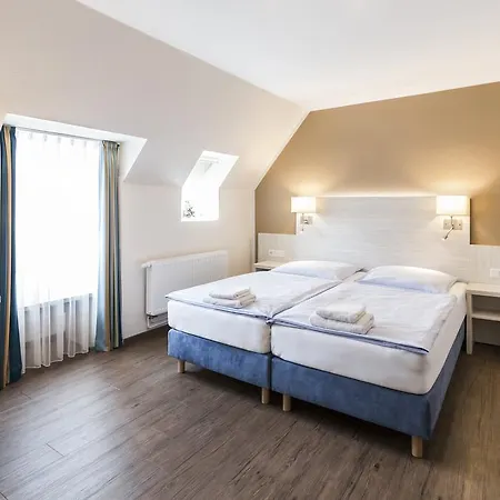 Отель Land-gut-hotel Westerkrug 3*