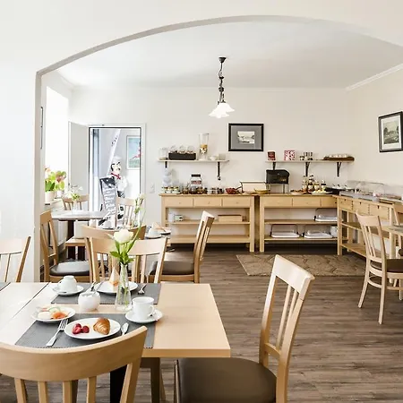 Отель Land-gut-hotel Westerkrug Wanderup