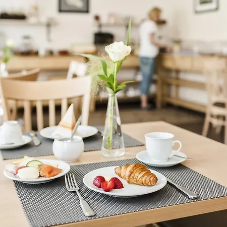 Отель Land-gut-hotel Westerkrug Wanderup