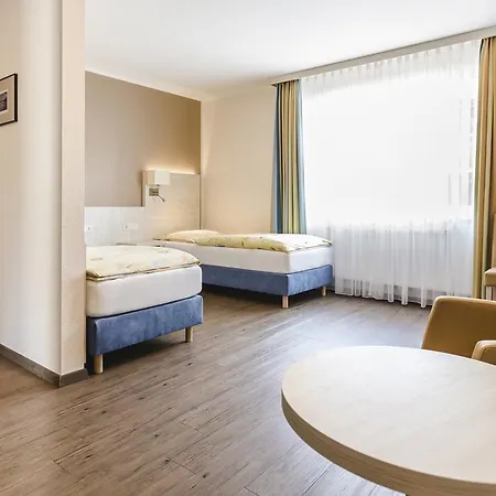 Отель Land-gut-hotel Westerkrug 3*