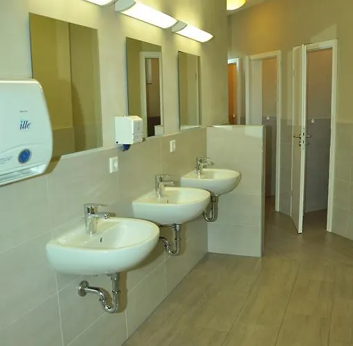 韦斯特库格兰德–古特酒店 3*